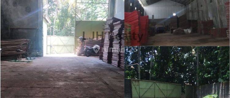 Gudang Besar Tronton Masuk  Bayuraden Demak Ijo 1