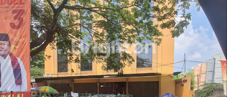 6-STORY LINKED SHOPHOUSE TANAH ABANG STRATEGIC LOCATION READY TO OCCUPY 1