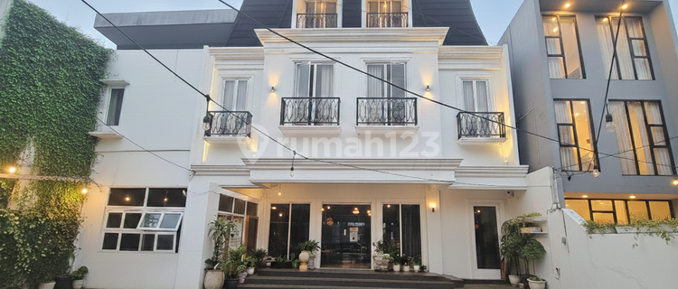 3-STORY BUSINESS BUILDING IN BINTARO WITH SPACIOUS PARKING, SUITABLE FOR CLINIC, OFFICE, OR CAFE 1