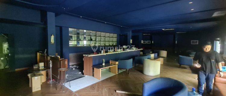 RUANG USAHA EX CAFE 2 LANTAI WAHID HASYIM MENTENG PARKIR LUAS STRATEGIS 1