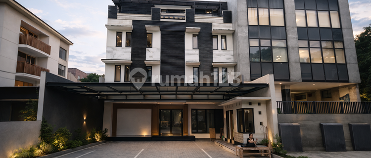 3.5-Storey Terraced Shophouse in Senayan, Kebayoran Baru, Spacious Parking Near Senopati 1