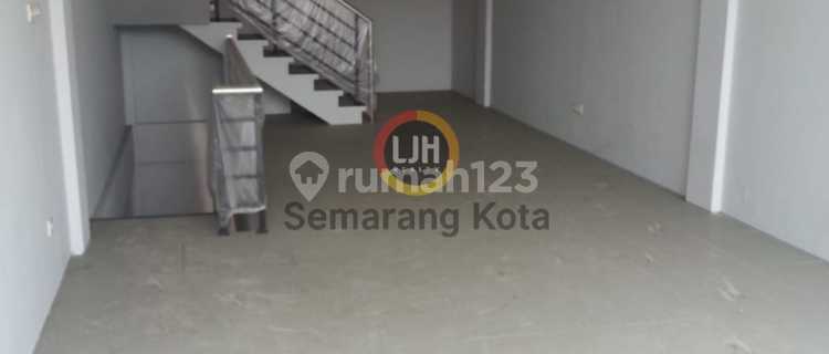 Good Shop House on Sultan Agung Street 1