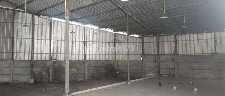 Gudang Siap Pakai, Pinggir Jalan di Jl. Jatirasa Kota Bekasi 1