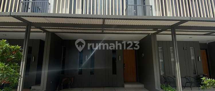Rumah dalam Cluster Z Living Garden Grand Wisata 1