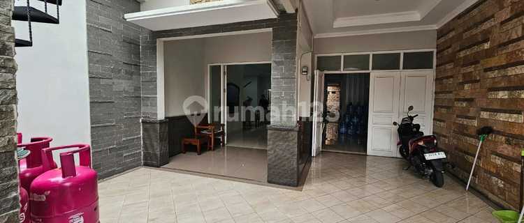 Nice House Unfurnished SHM Harapan Indah, Bekasi 1