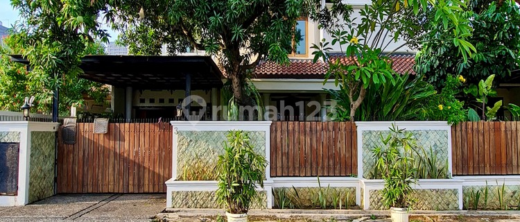 House in a Very Comfortable Complex, Strategic Location Near Pancoran 1