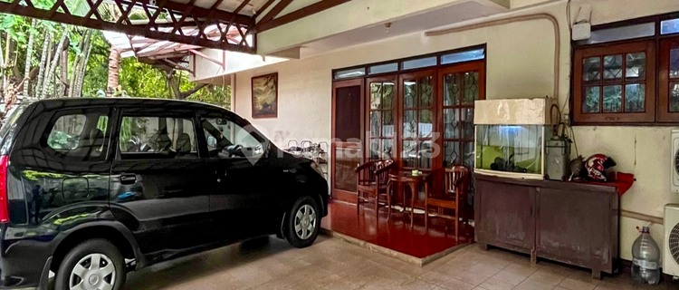 Best Location, Corner House Near Senopati Kebayoran Baru 1