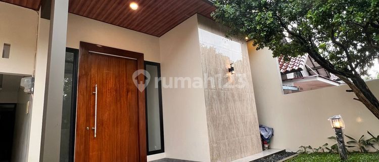 Rumah modern Sudah Renovasi Tenggara SHM di Villa Melati Mas Serpong 1