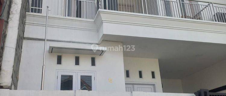 Dijual Rumah 2 Lantai di Jl Utan Panjang Jakarta Pusat  1