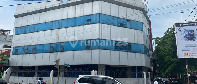 Disewakan Gedung Cocok untuk Kantor di Jl. Mt. Haryono Semarang 1