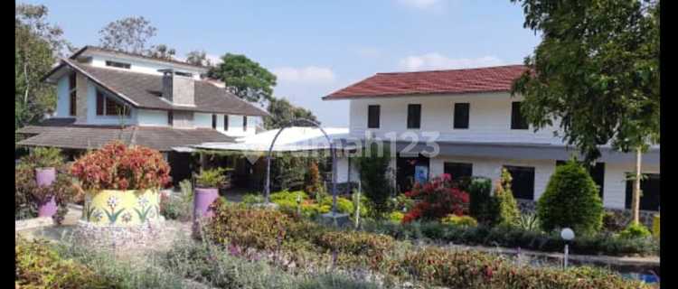 For Sale Beautiful Hotel Central Tourist Area Jl. Raya Kyai Bidayah, Bandungan 1