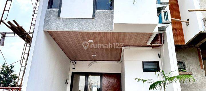 Rumah Milenial Baru 2 lt. 1 km ke Stasiun Depok Harga Trjangkau 1