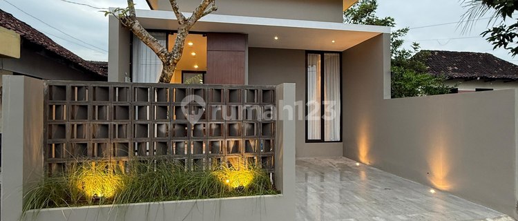 Beautiful Modern Minimalist House Fully Furnished Near Pasar Godean 1