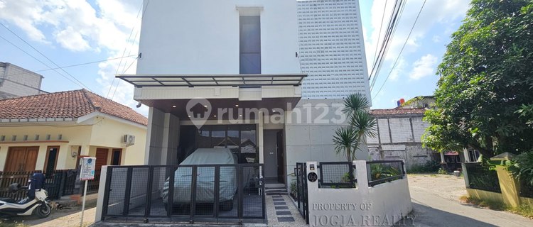 DIJUAL CEPAT RUMAH MEWAH DEKAT KOTAGEDE JOGJA FURNISHED 3 LANTAI 1