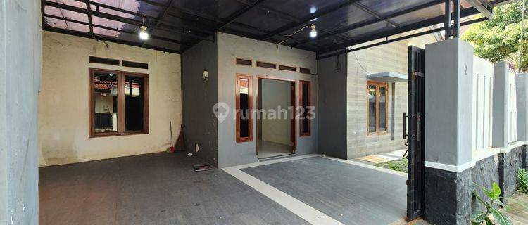 Dijual Rumah Lama Simprug Jakarta Selatan  1