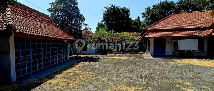 Strategic Ex Restaurant Ruko on Main Road Pasutuan Bangil Near Toll 1