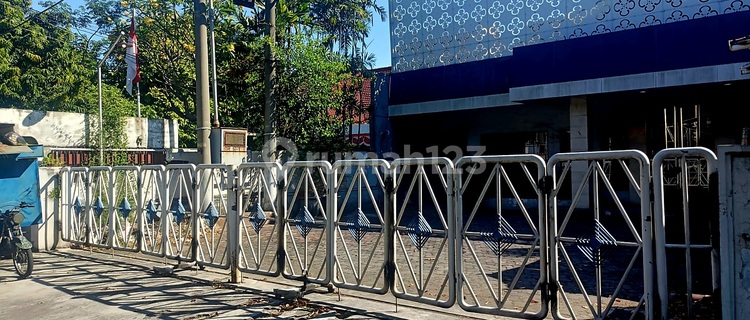 Strategic Shop House in Central Surabaya, Jalan Raya Diponegoro, Near BCA Bank 1