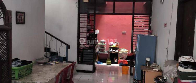 Rumah kos di Tanjung Duren dengan jalan 2 mobil dekat kampus 1