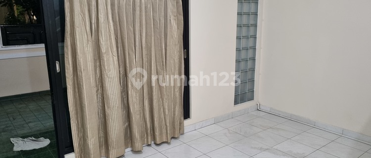 Rumah Sewa 2 Lantai Di Permata Buana Dengan Lokasi Bagus Dekat Sekolah 1