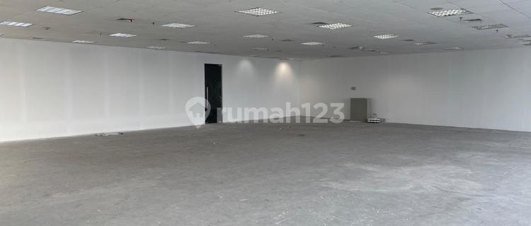 Sewa Kantor Di Daerah Kuningan Dekat Mall, Hotel Mewah, Transportasi Publik 1
