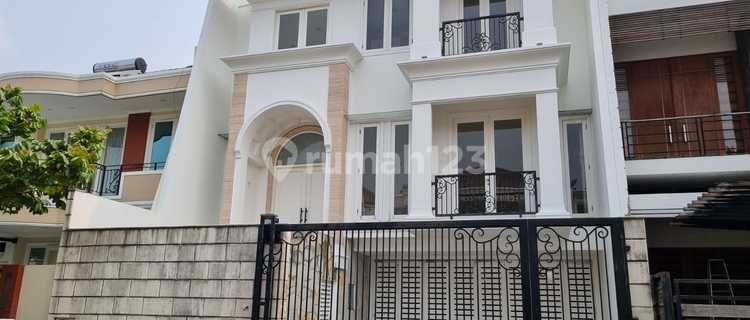 Rumah baru 3 lantai di Puri indah dengan lokasi bagus dan premium 1