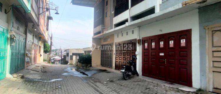 Rumah Daerah Brigjen Katamso 3 Lantai 1