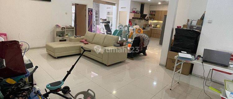 Rumah bagus terawat siap huni sayap cihampelas bandung 1