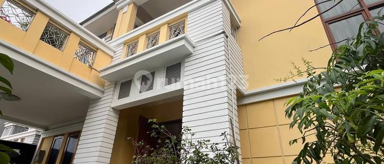 Rumah 2 Lantai Siap Huni Kota Wisata Cibubur 1