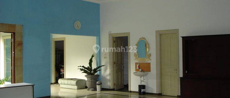 Disewakan Rumah Luas di Ra Kartini, Cocok Untuk Kantor Atau Usaha 1