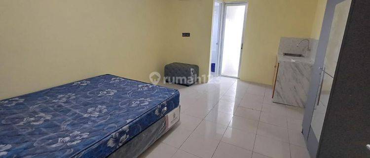 Sewa studio hook semi furnished Apartemen Bassura City luas 1