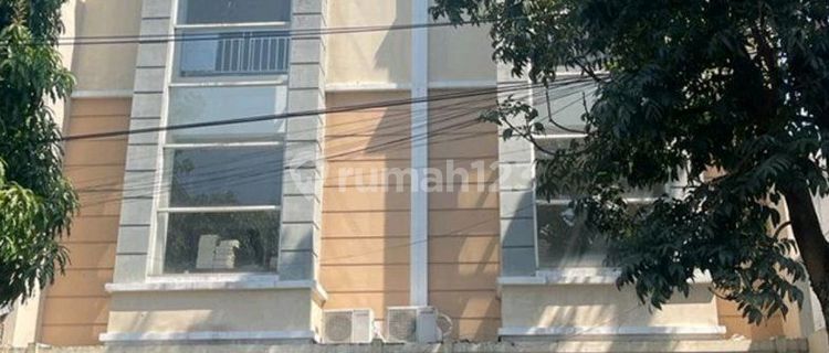 Ruko Dijual Siap Pakai di Dekat Jl Slamet Riyadi, Solo 1