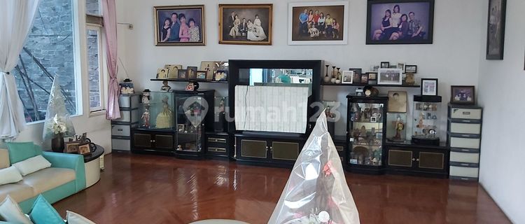 Two-story ready-to-use house in Sukajadi wing. 1