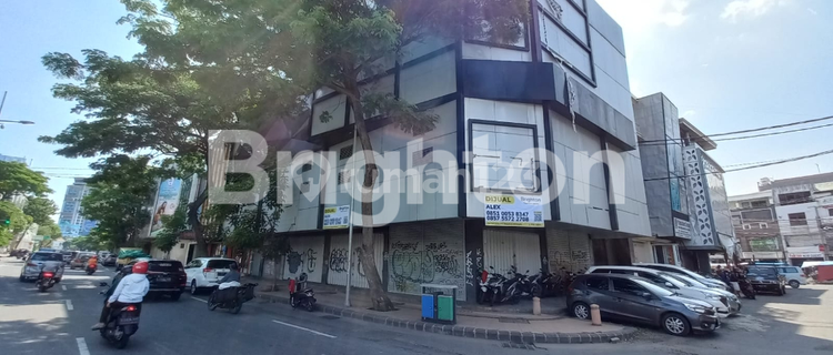 Shop house on Gemblongan Street (near Bubutan, Baliwerti, and Tunjungan) 1