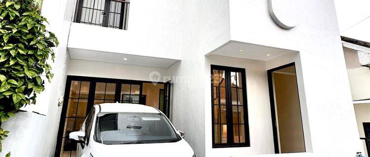 Rumah Modern 2 Lantai Smart Door Lock Di Tasikmadu, Malang 1