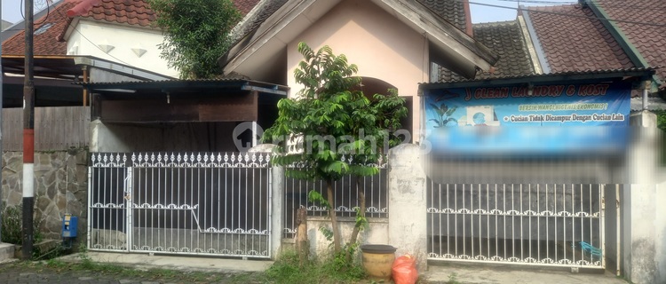 Main House, Boarding House and Active Laundry in Bunga Andong, Malang 1