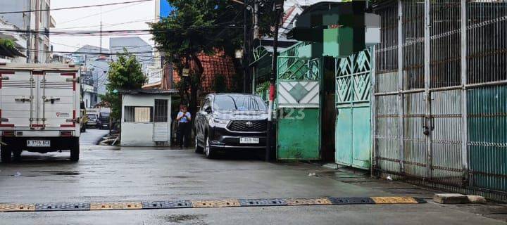 Dijual Ruko 3.5 Lantai, Hadap Utara, Listrik 3300w, Air PAM, Surat SHM On Hand di Jalan Harum Manis, Mangga Besar, Jakarta Barat 1