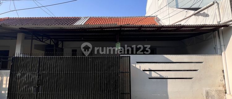 Kosambi Baru, Cengkareng, West Jakarta.. For Sale: 1.5-Story House, North Facing, Two-Car Road Row, 4400w Electricity, PAM Water, SHM. 1