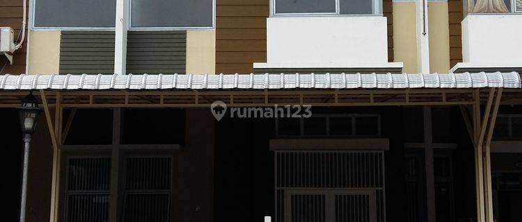 DISEWAKAN RUMAH KOMPLEK GREEN PARK TIPE MAPLE;Elbert 1