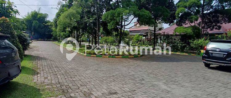 VILLA JALAN KOLONEL YOS SUDARSO DALAM 1