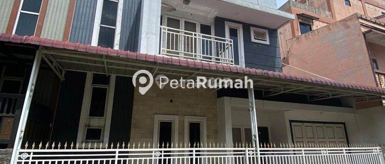 Villa Komplek Karya Jaya Townhouse 1