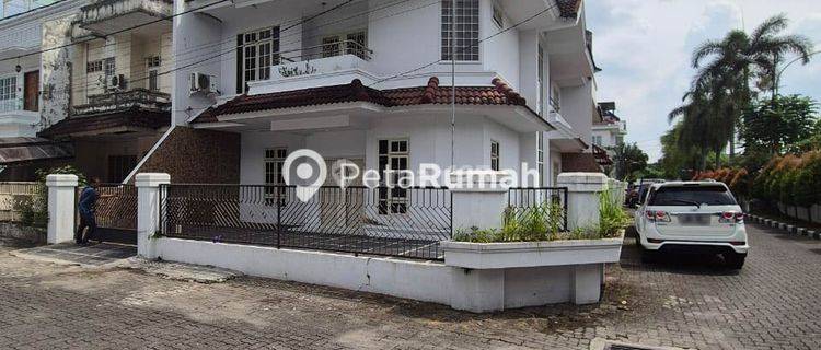 VILLA JALAN MUSTANG KOMPLEK VILLA POLONIA INDAH 1