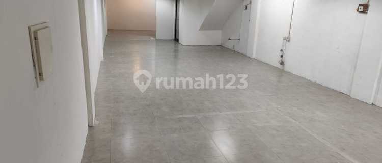 3-Story Ready-to-Use Shop House on Kedoya Raya Boulevard Roadside 1