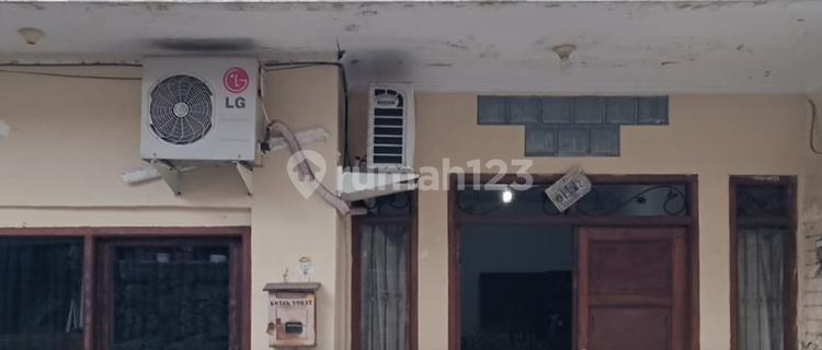 Kost 2 Lantai Hadap Utara Lokasi Strategis di Patal Senayan 1