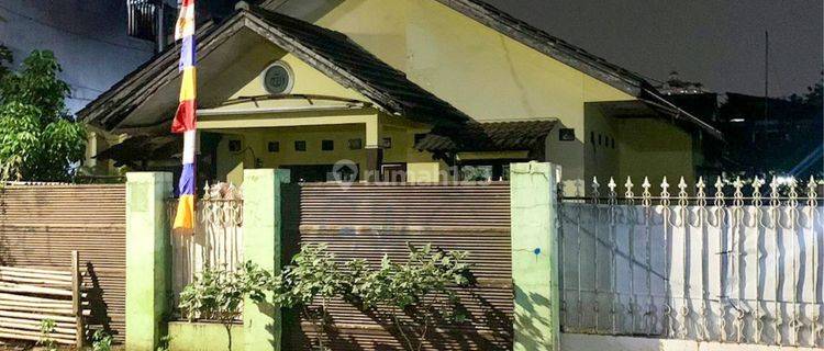 Rumah murah di pinggir jalan simprug jaksel 1