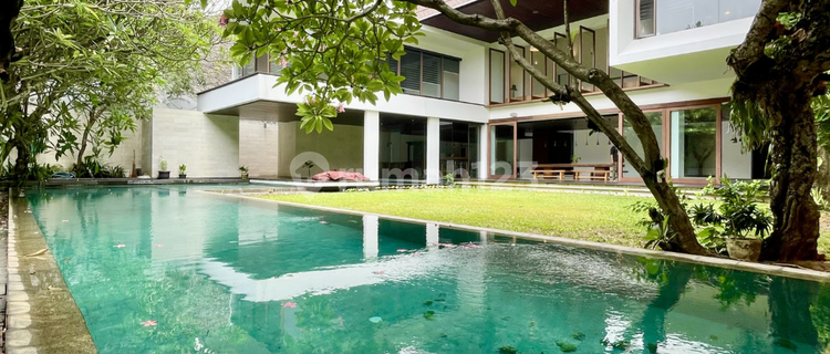 Beautiful Luxury 4-Story House in the Gated Complex of One Pondok Indah 1