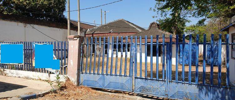 Bangunan Rumah Kantor Gudang Dan Showroom di Pasuruan Kota SHM 1