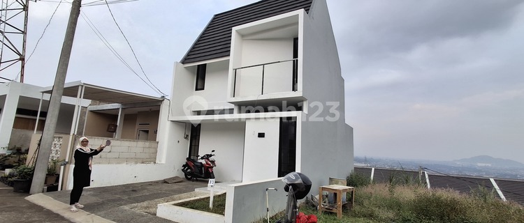 New House Near Tagog Market and KCIC Padalarang Station Available for KPR 1