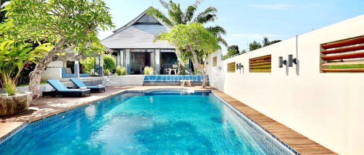 Luxury villa with Amazing Rice Field view at Umalas. The most strategic area surrounding canggu and seminyak,perfect as an investment property or a private residence  1