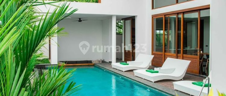 Brand new Luxury villa at Batubolong Canggu...close to many restaurants, shops and Beach...5 minutes to Batubolong beach  1