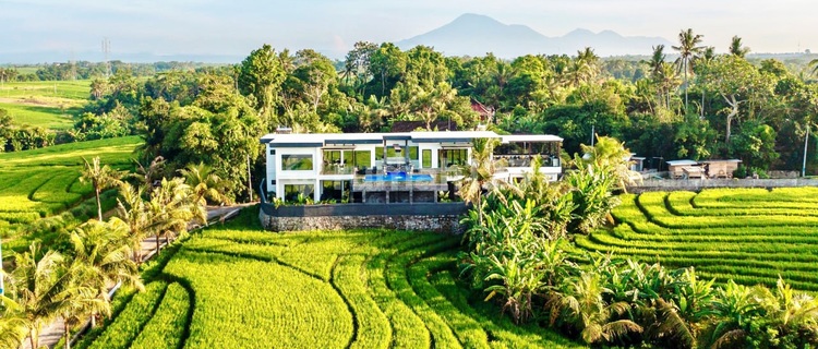 Villa Modern Minimalist dengan View Gunung , Sawah dan Laut di Tanguntiti , Selemadeg Timur , Tabanan ..20 Menit Kepantai Pasut 1